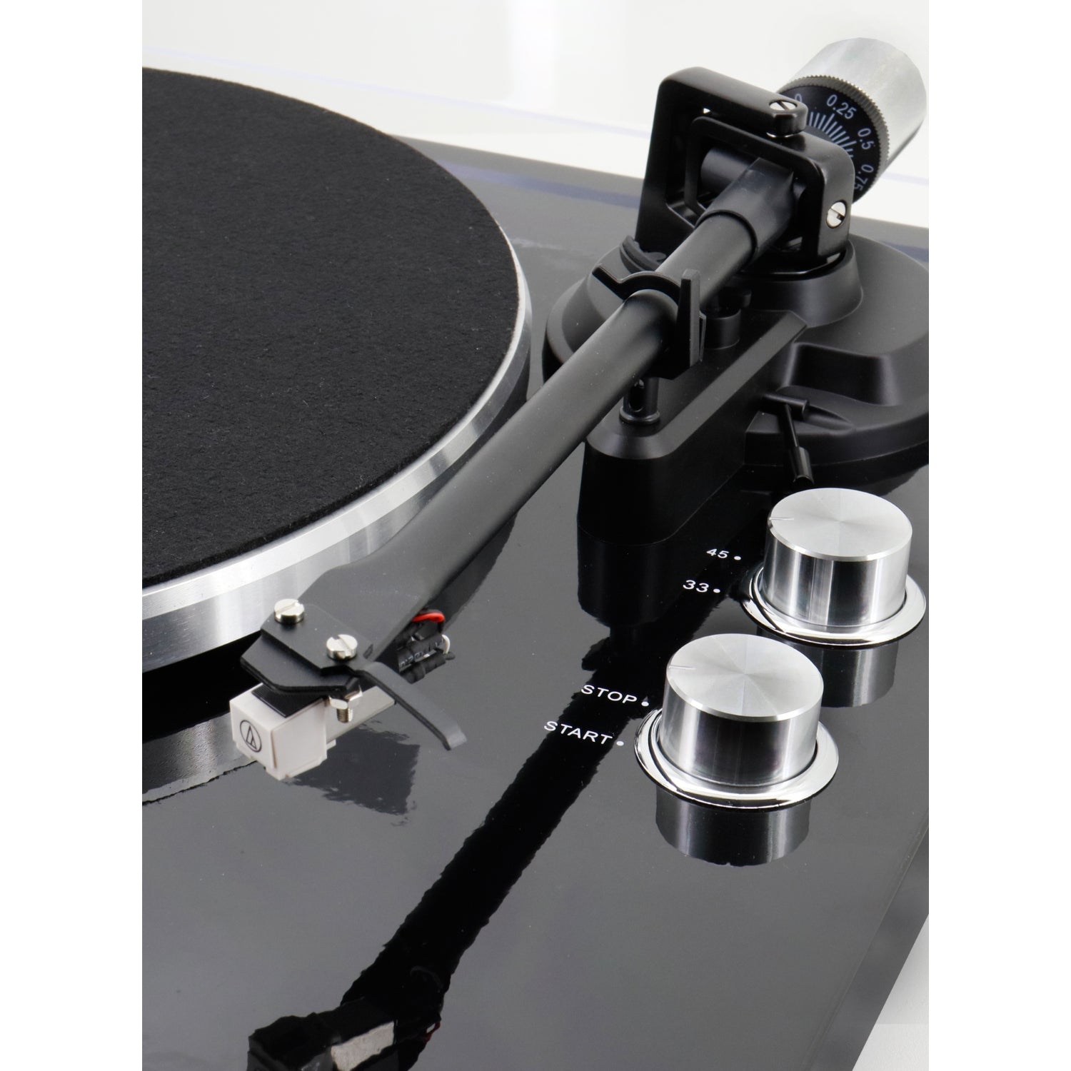 Soundmaster EliteLine PL790SW turntable with Audio Technica magnetic pickup system and Bluetooth transmission