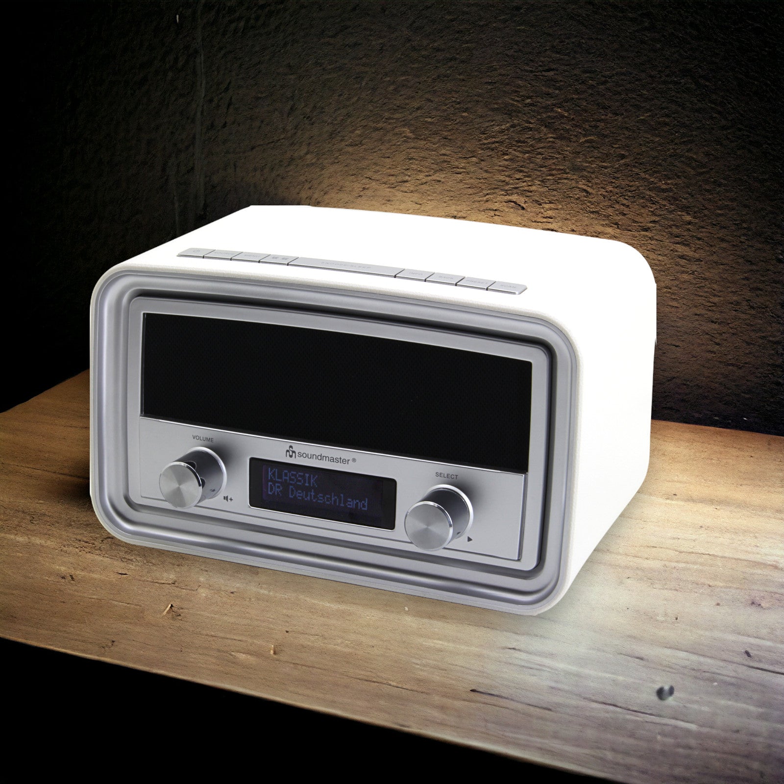 Soundmaster UR190WE Retro Radiowecker Uhrenradio Digitalradio DAB+ USB AUX Equalizer dimmbares Display